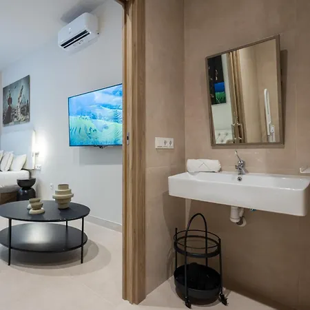 Loft - B 1-6 Smart Access & Urban Calm *