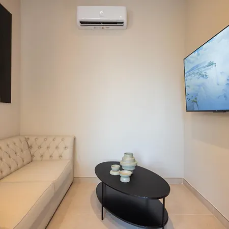 Loft - B 1-6 Smart Access & Urban Calm *