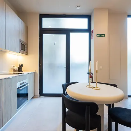 Loft - B 1-6 Smart Access & Urban Calm Apartmán *