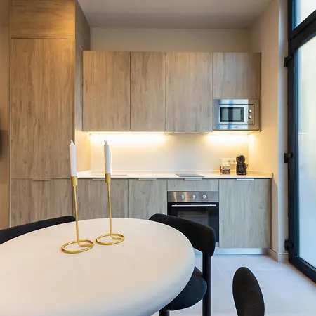 Loft - B 1-6 Smart Access & Urban Calm *
