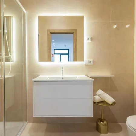 Loft - B 1-6 Smart Access & Urban Calm *