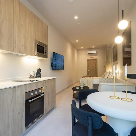 Loft - B 1-6 Smart Access & Urban Calm Apartmán *