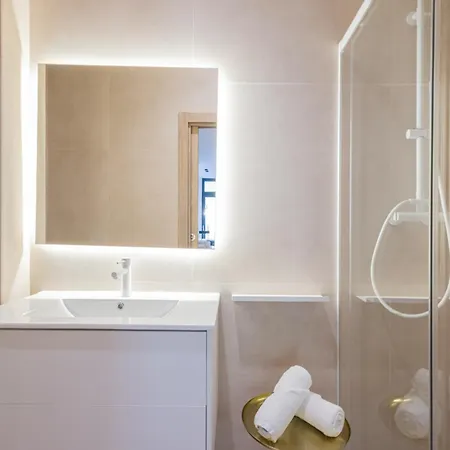 Loft - B 1-6 Smart Access & Urban Calm Apartmán *