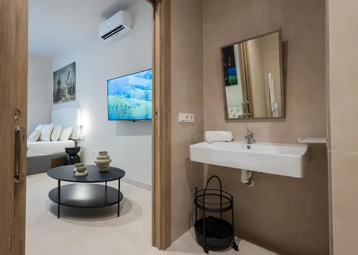 Loft - B 1-6 Smart Access & Urban Calm *