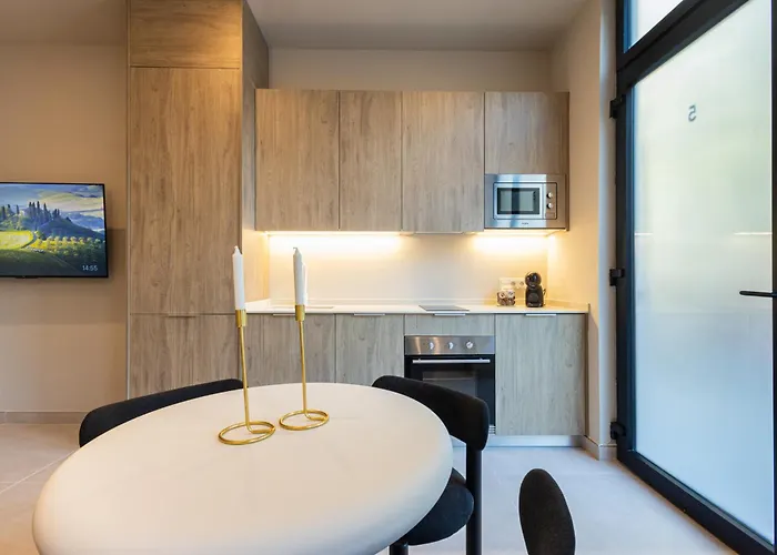 Loft - B 1-6 Smart Access & Urban Calm *