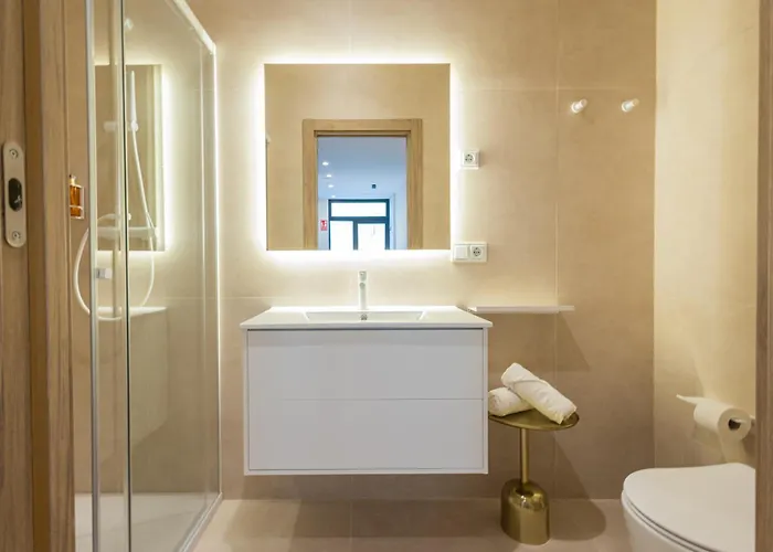 Loft - B 1-6 Smart Access & Urban Calm *