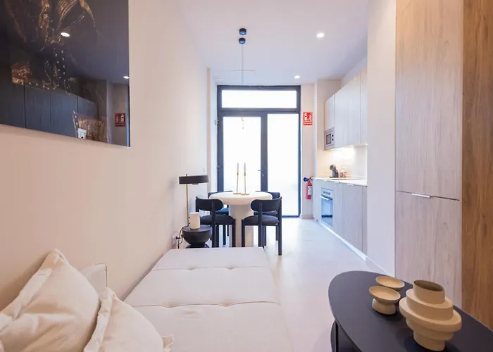 Loft - B 1-6 Smart Access & Urban Calm *
