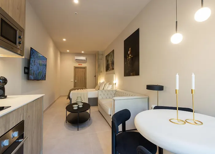 Loft - B 1-6 Smart Access & Urban Calm *