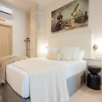 Loft - B 1-6 Smart Access & Urban Calm *