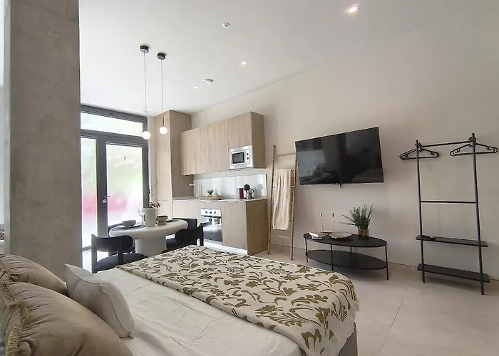 Loft - B4 Smart Access & Urban Calm Apartment *