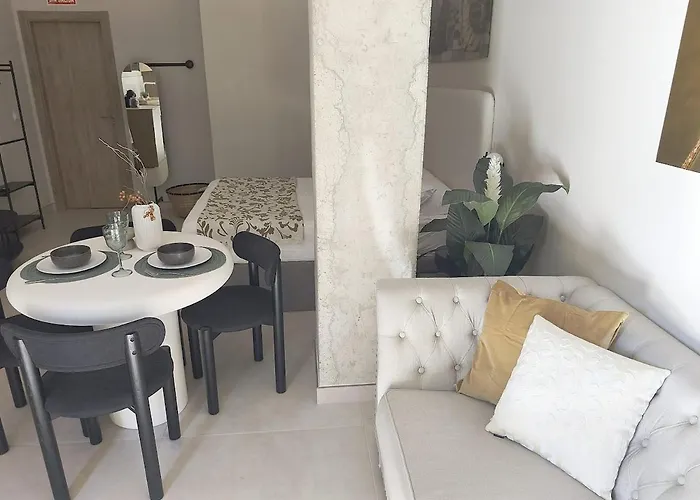 Loft - B4 Smart Access & Urban Calm Apartment